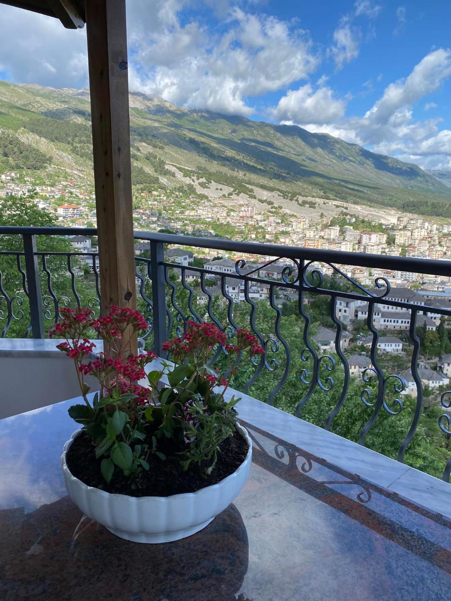 Guest House Persa Gjirokastër Exterior foto