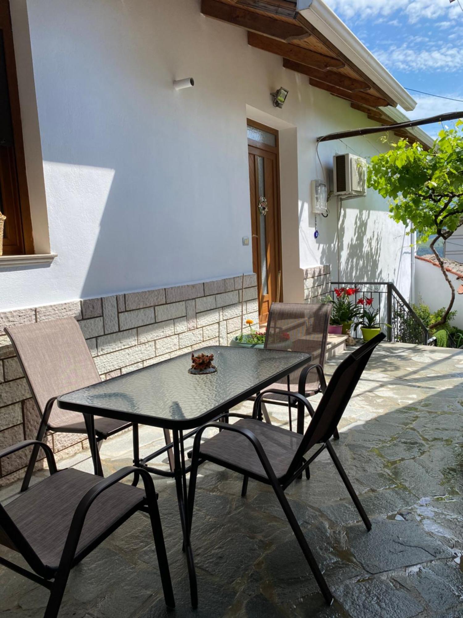 Guest House Persa Gjirokastër Exterior foto
